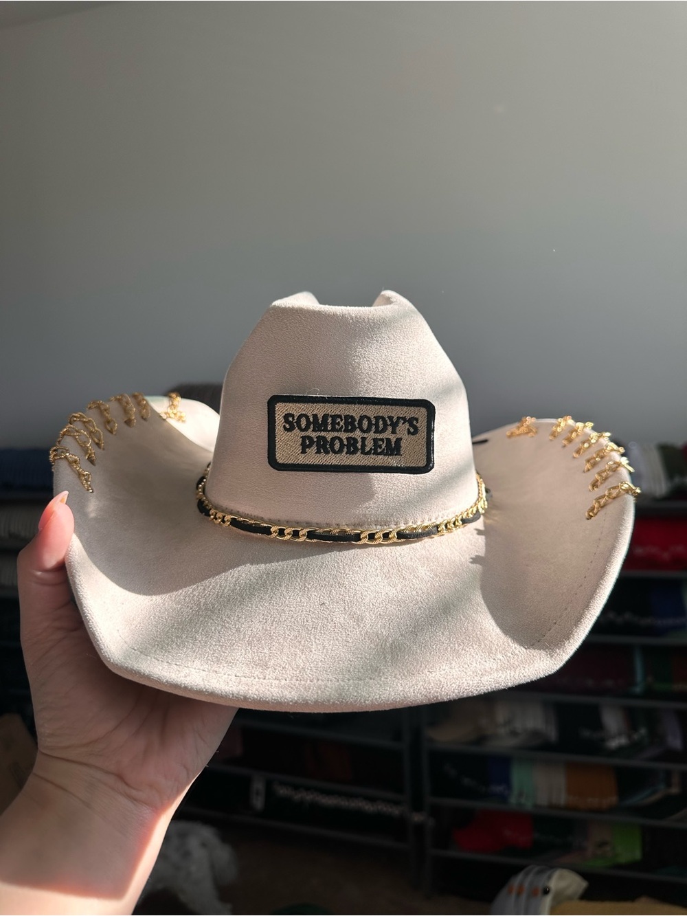 Morgan Wallen - Somebody's Problem Cream Suede Cowboy Hat with Gold Chain Trim - Picture 3 of 6